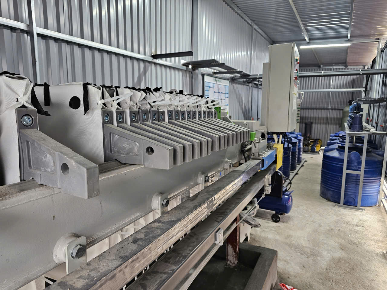 Công trình xử lý nước thải bằng phương pháp oxi hóa cấp tiến Fenton