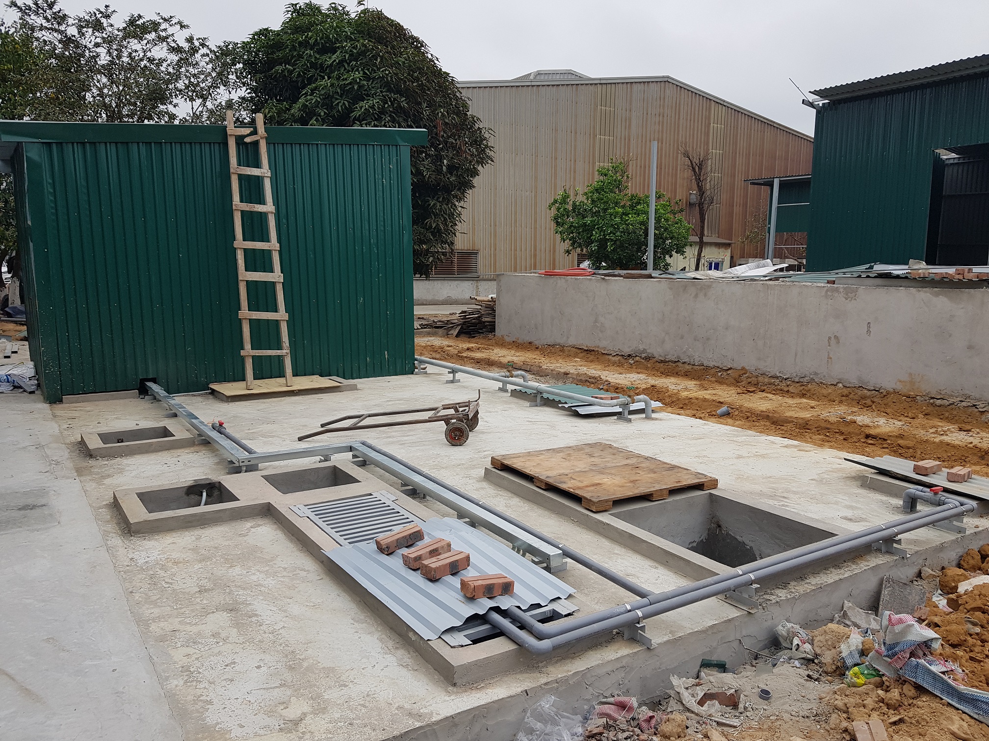 Công trình xử lý nước thải sinh hoạt nhà máy gia công cơ khí theo công nghệ AO - công suất 70 m3/ngày.đêm